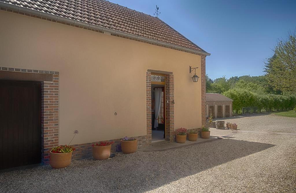 Bed and Breakfast Le Logis Du Regisseur Charny-Oree-de-Puisaye Esterno foto